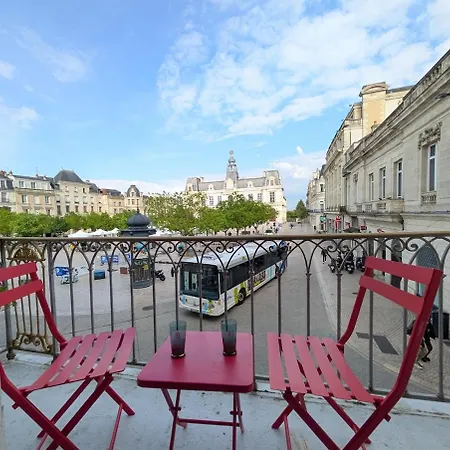 Apartman Le Castille D'or Elegant, En Face De L'hotel De Poitiers