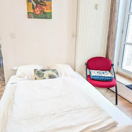 Apartman Le Castille D'or Elegant, En Face De L'hotel De *