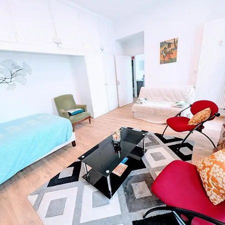 Le Castille D'or Elegant, En Face De L'hotel De Apartman Poitiers