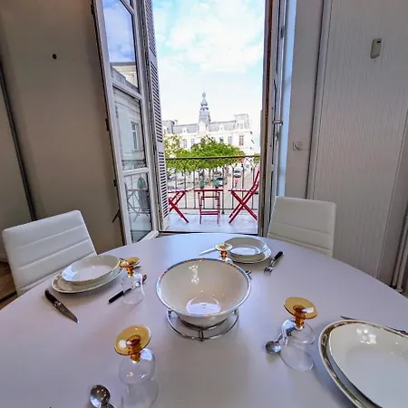 Apartman Le Castille D'or Elegant, En Face De L'hotel De