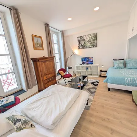 Le Castille D'or Elegant, En Face De L'hotel De