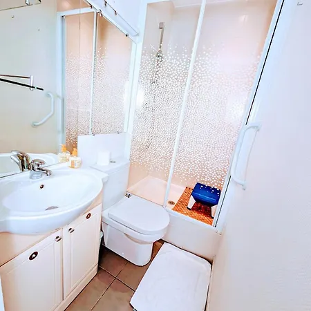 Le Castille D'or Elegant, En Face De L'hotel De Lägenhet *